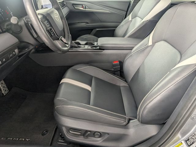 Used 2025 Toyota Camry SE FWD image 12