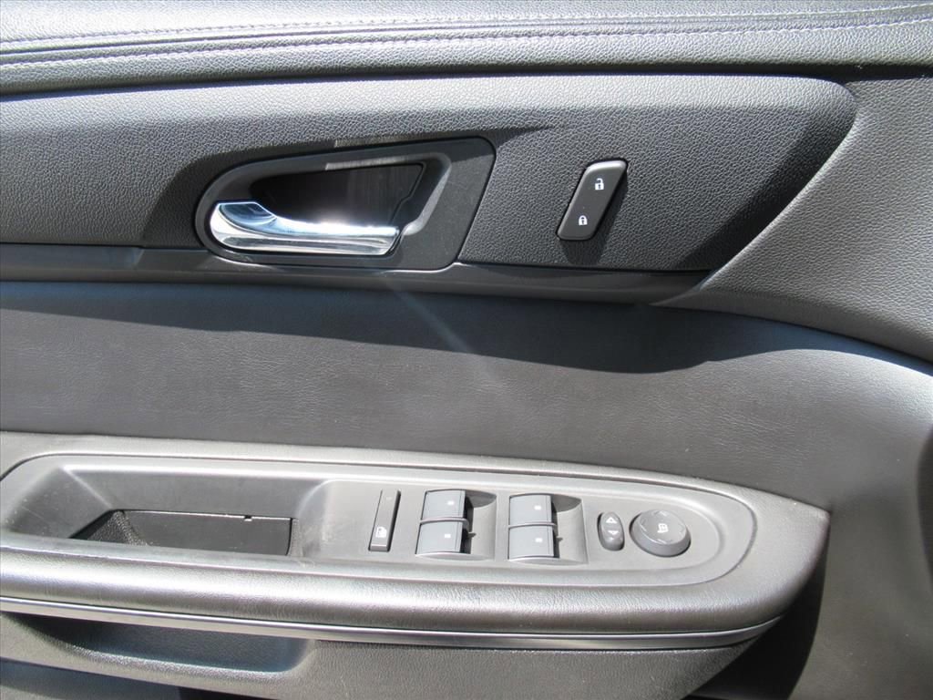 Used 2017 Chevrolet Traverse LT FWD image 21