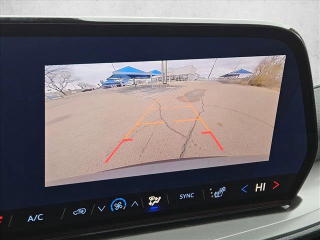 New 2026 Chevrolet Traverse LT w/ Sun and Wheel Package image 13