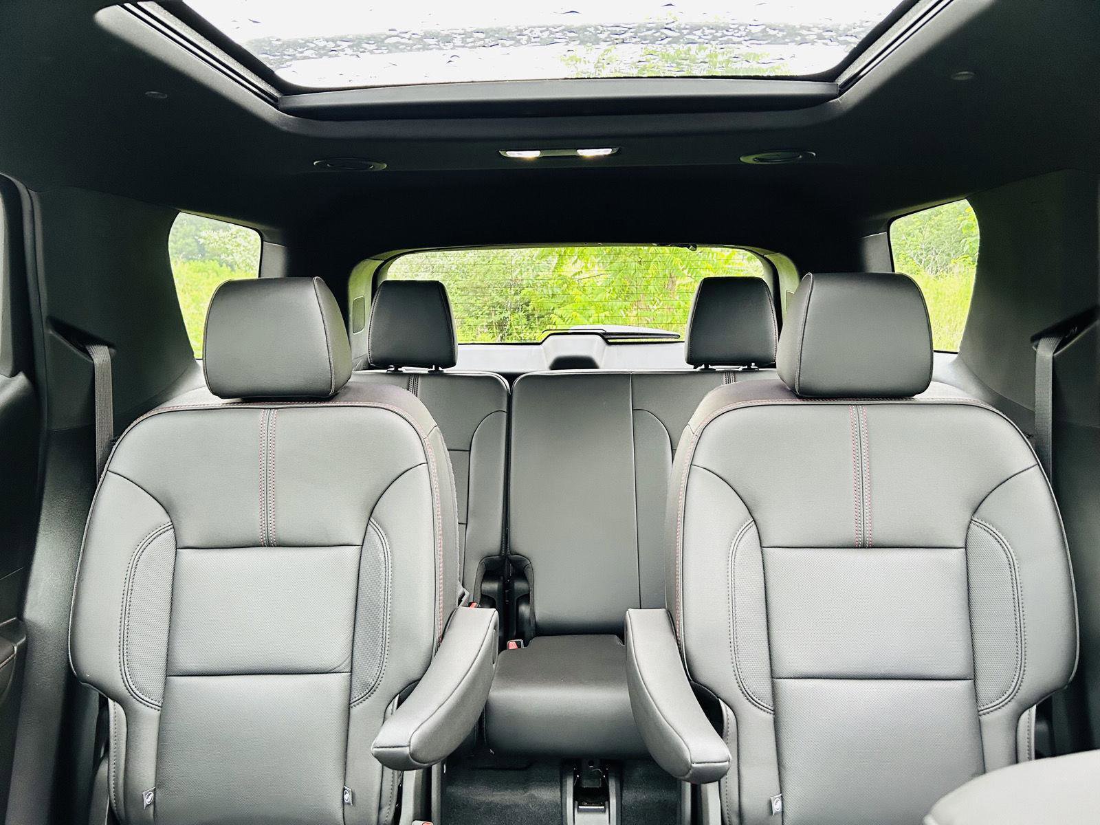 Used 2023 Chevrolet Traverse RS image 32