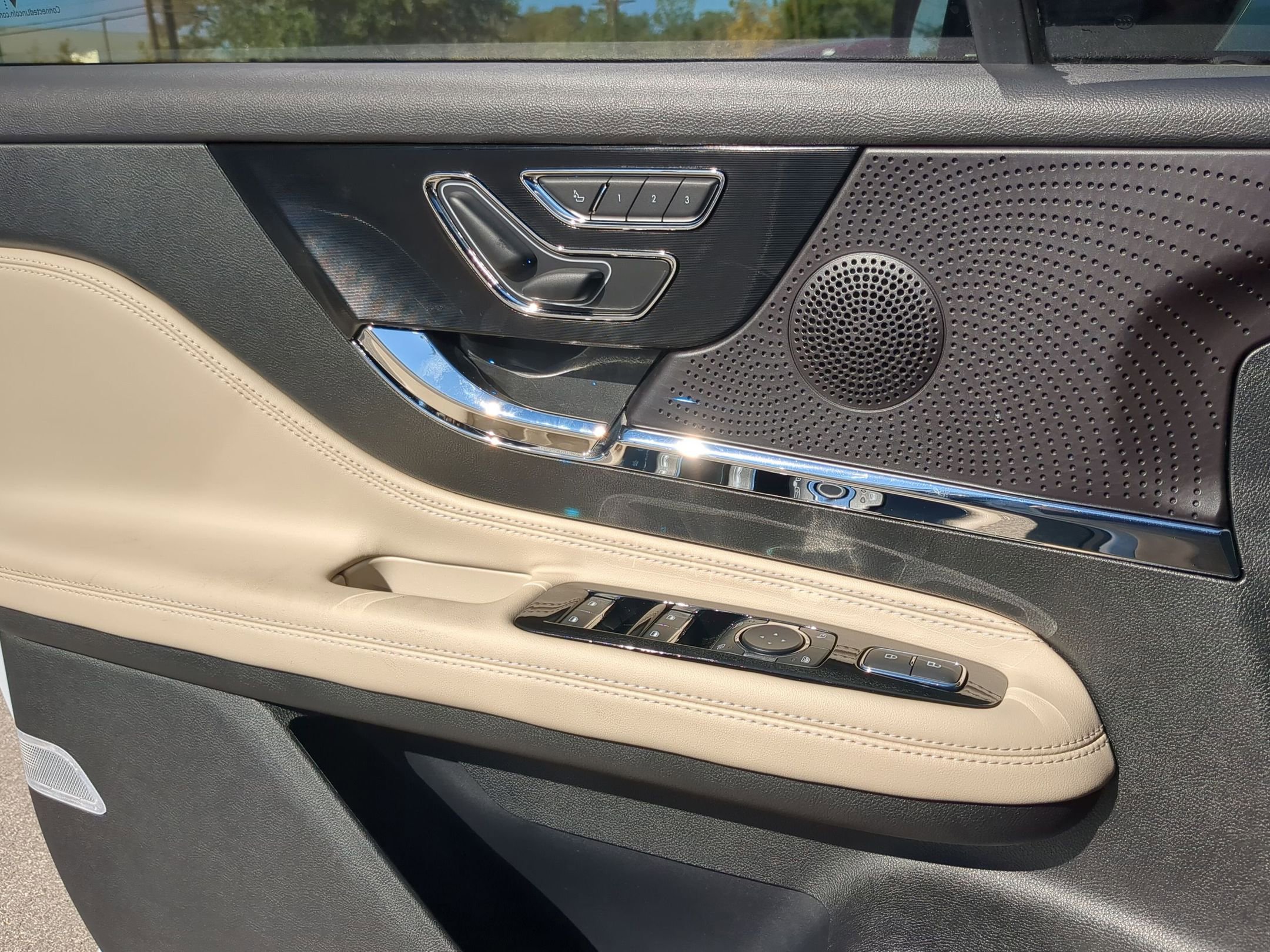 New 2026 Lincoln Corsair Premiere image 11