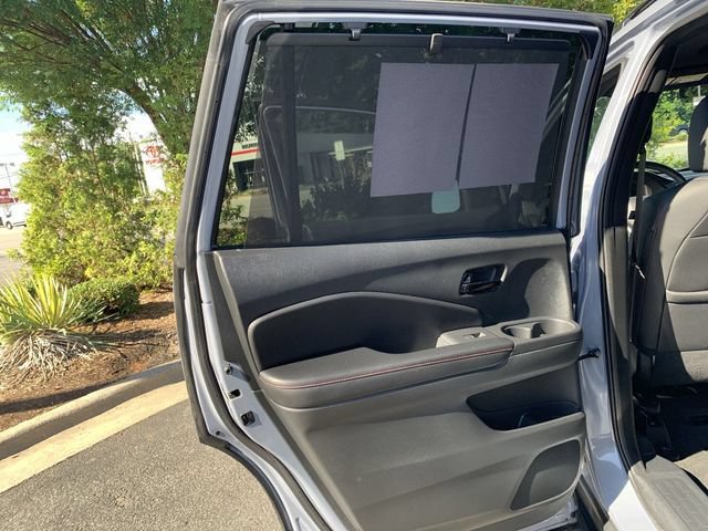 Used 2025 Honda Passport Black Edition image 15