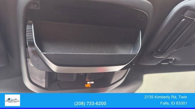 Used 2025 Subaru Forester Sport image 21