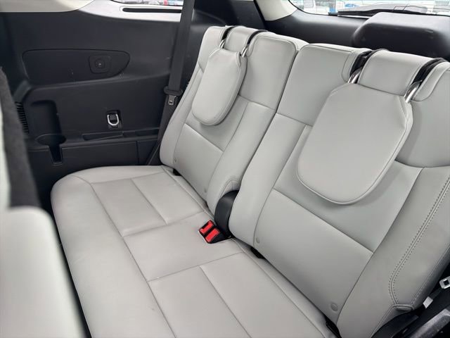 Used 2025 Ford Explorer Platinum w/ LUX Leather Package AWD/4WD image 17