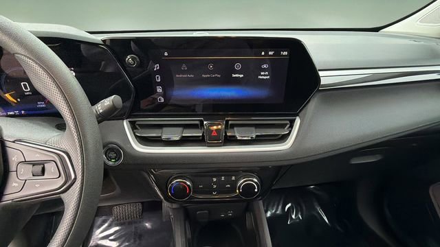 Used 2025 Chevrolet TrailBlazer LT AWD/4WD image 24