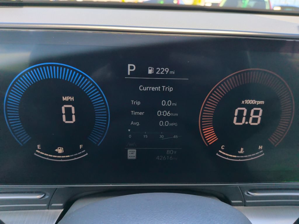 Used 2024 Hyundai Kona SEL AWD/4WD image 30