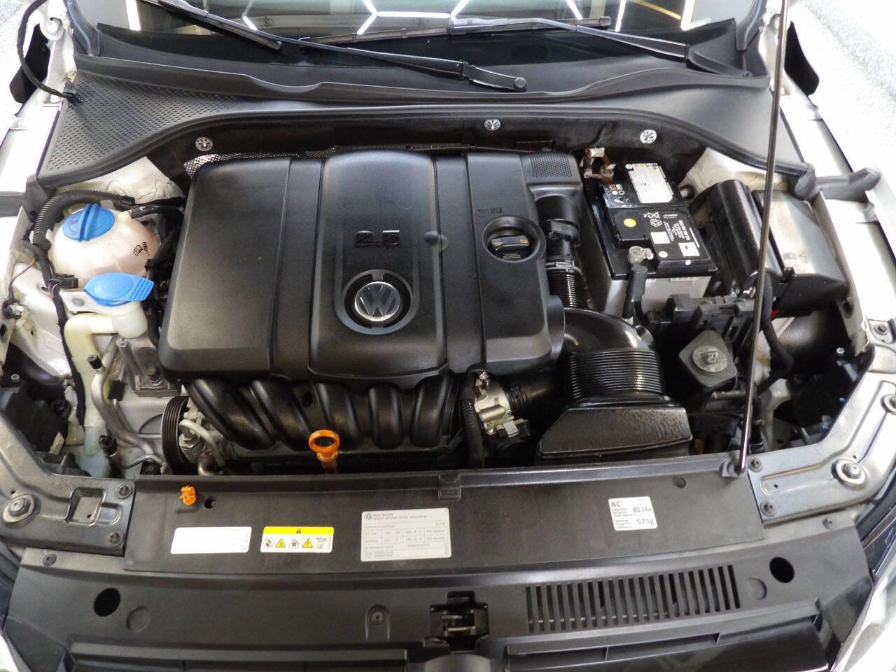 Used 2013 Volkswagen Passat 2.5 SE FWD image 23