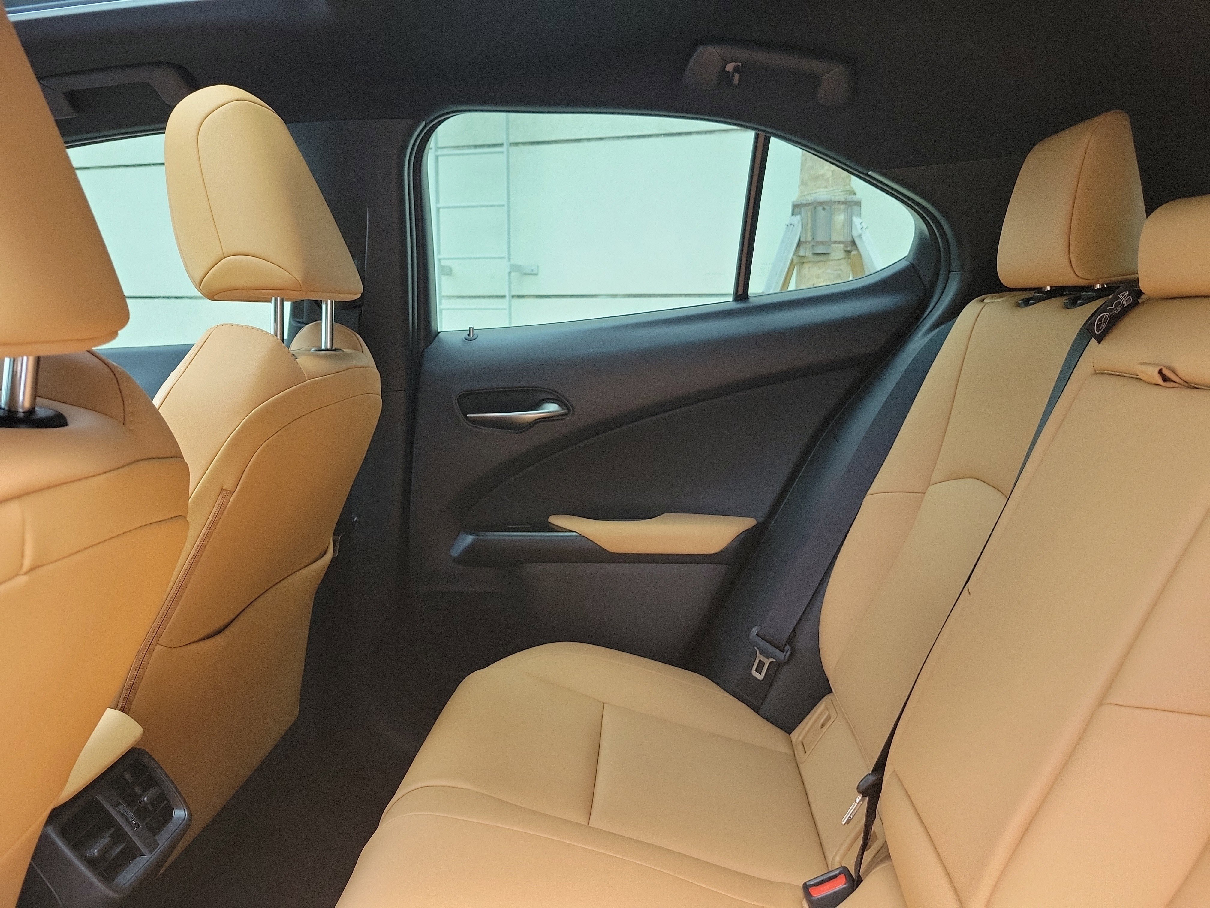 Used 2025 Lexus UX 300h FWD w/ Accessory Package (Z2) image 13