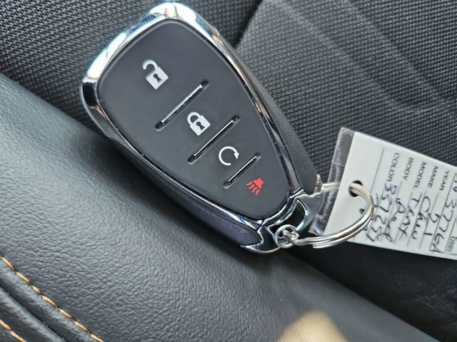 Used 2021 Chevrolet Trax LT w/ LT Convenience Package image 28