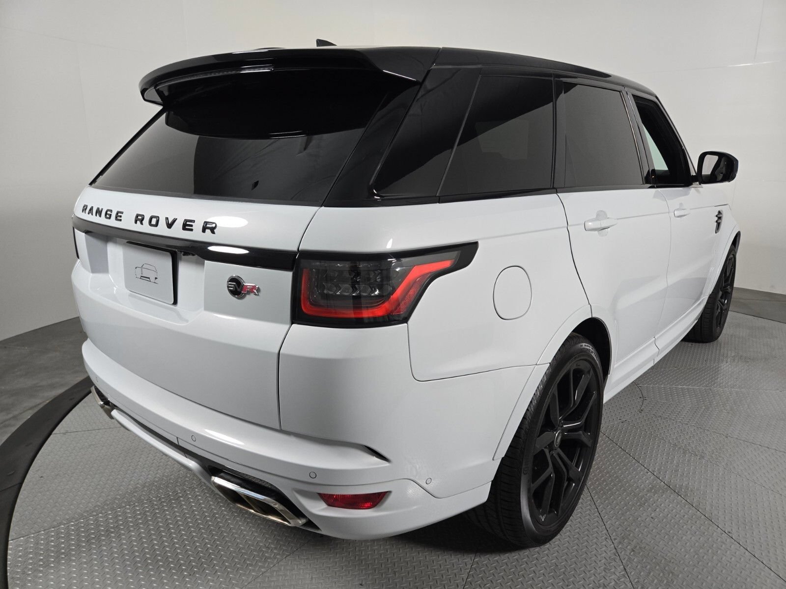 Used 2022 Land Rover Range Rover Sport SVR AWD/4WD image 2