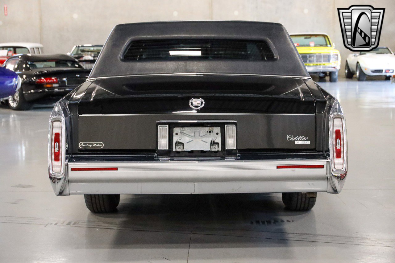 Used 1992 Cadillac Brougham image 5