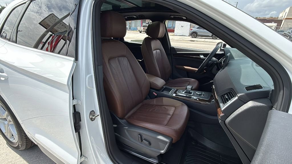 Used 2019 Audi Q5 2.0T Premium w/ Convenience Package AWD/4WD image 41