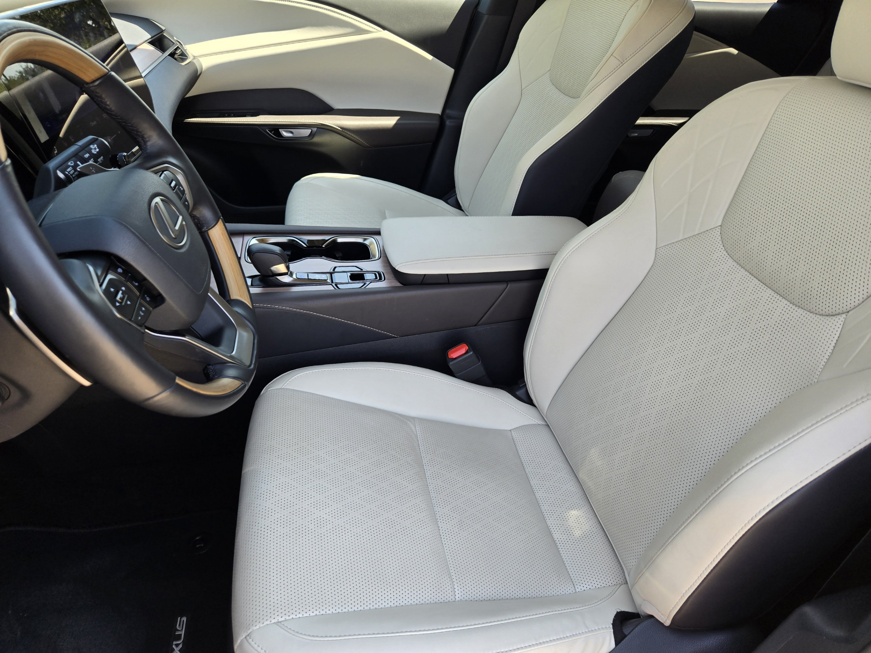 Certified 2025 Lexus RX 350 Premium Plus w/ Accessory Package (Z1) FWD image 9