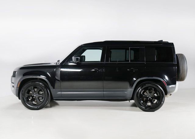 Used 2025 Land Rover Defender 110 S image 6