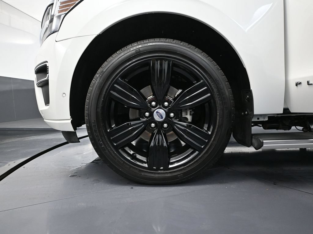 Used 2024 Ford Expedition Platinum AWD/4WD image 16