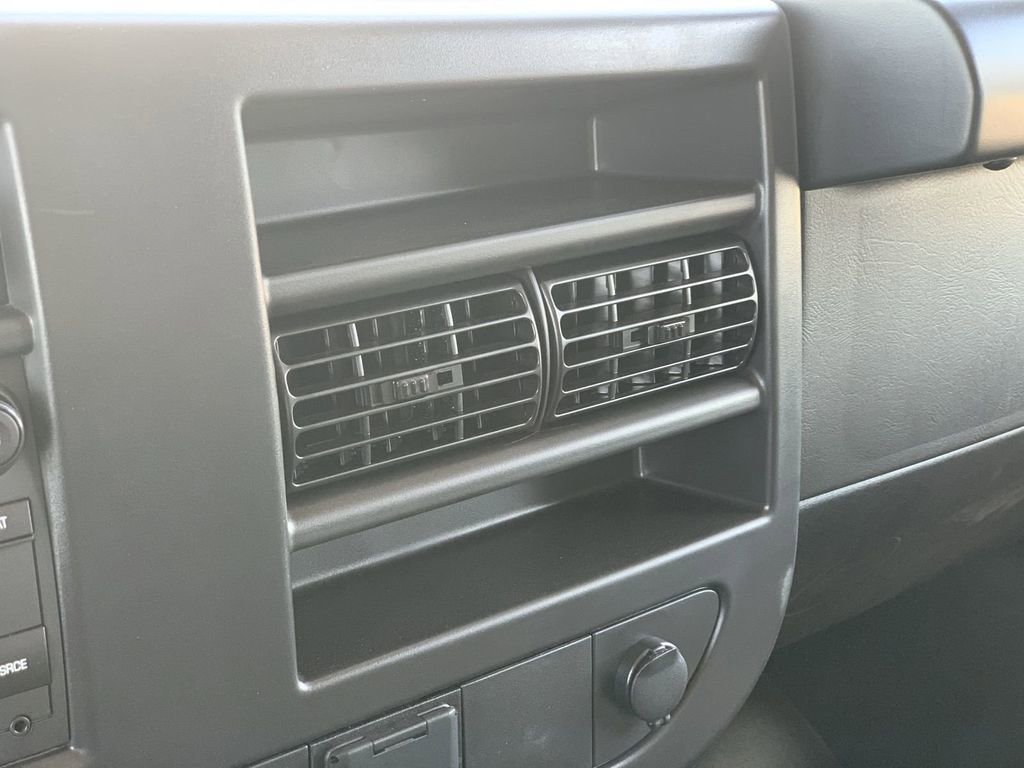 New 2026 Chevrolet Express 2500 w/ Driver Convenience Package image 16
