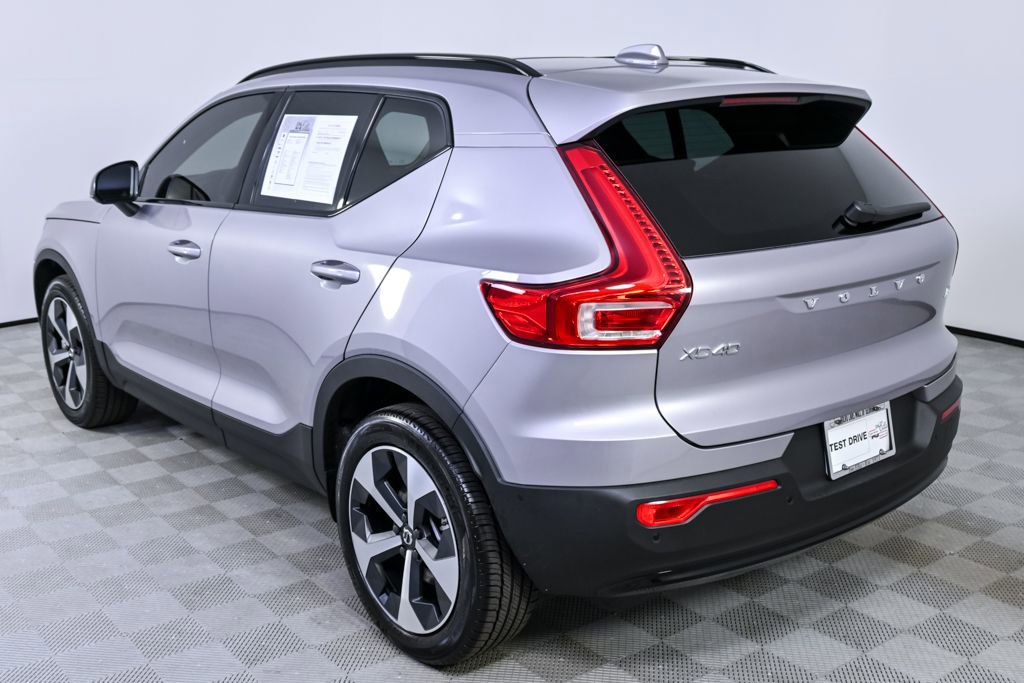 Used 2026 Volvo XC40 B4 Plus w/ Protection Package Premier image 4