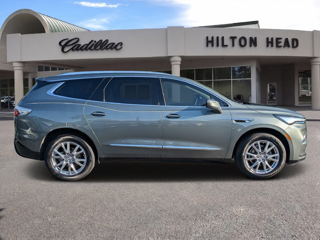 Used 2023 Buick Enclave Essence w/ Experience Buick Package FWD image 2