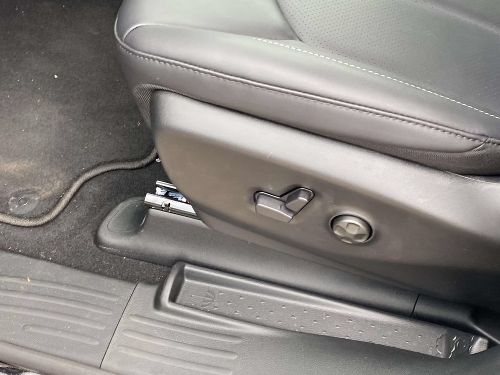 New 2026 Chrysler Pacifica Select FWD image 46