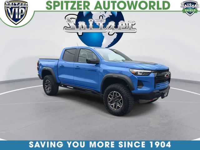 Used 2025 Chevrolet Colorado ZR2 w/ Technology Package AWD/4WD image 2