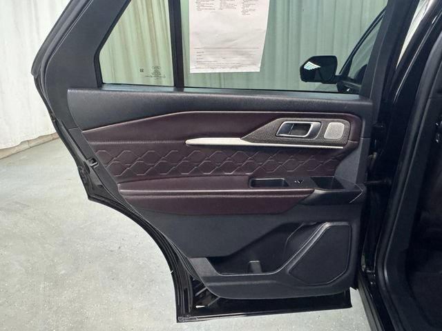 Used 2025 Ford Explorer Platinum w/ LUX Leather Package AWD/4WD image 27