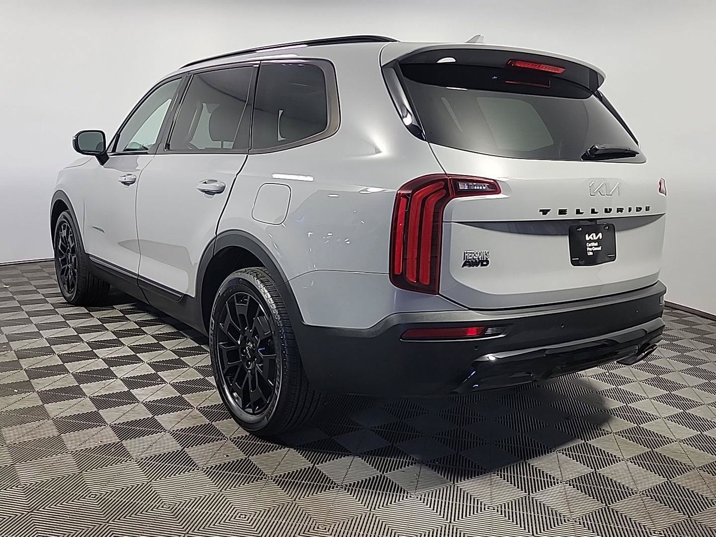 Certified 2022 Kia Telluride EX w/ EX Premium Package AWD/4WD image 11