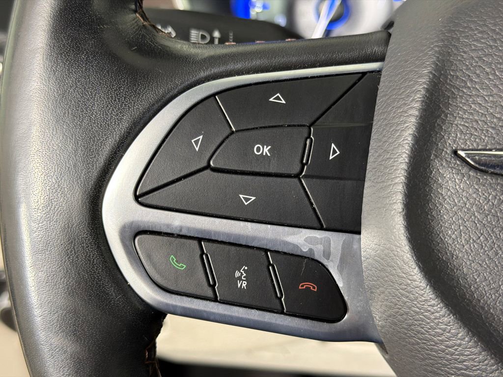 Used 2019 Chrysler Pacifica Touring-L FWD image 23
