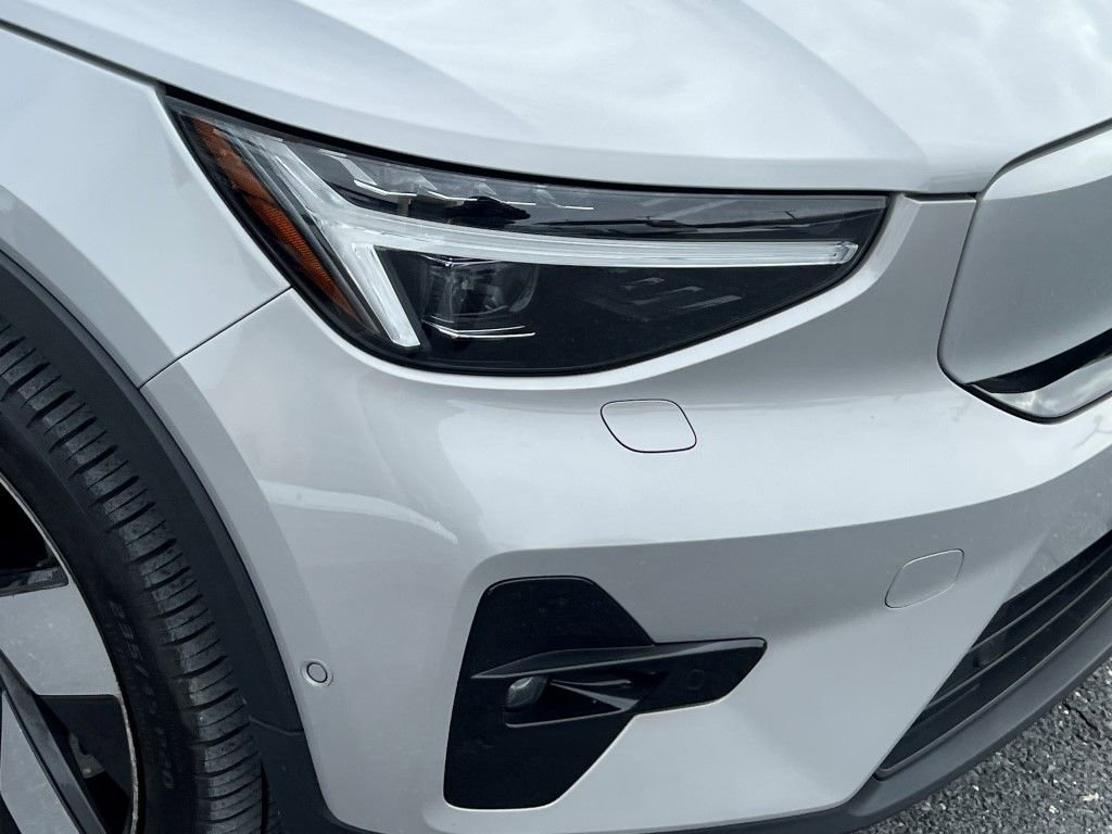 Certified 2023 Volvo C40 P8 Recharge Ultimate image 9