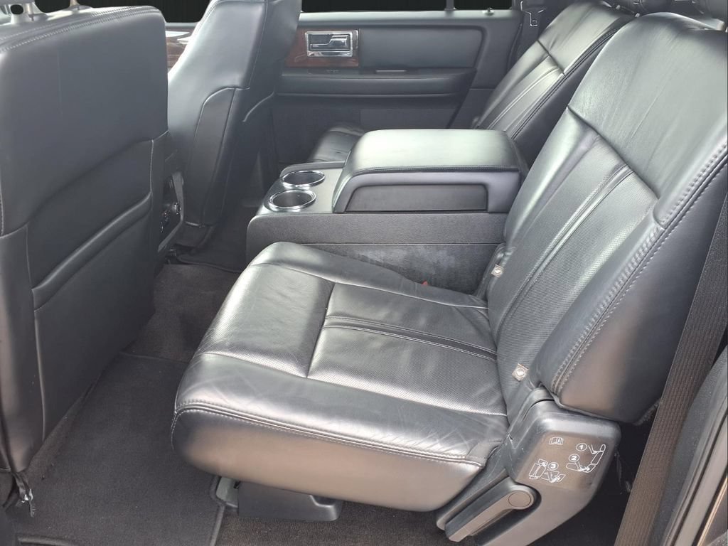 Used 2015 Lincoln Navigator L 2WD image 11