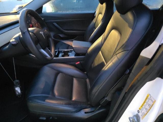 Used 2020 Tesla Model 3 Standard Range Plus RWD image 5