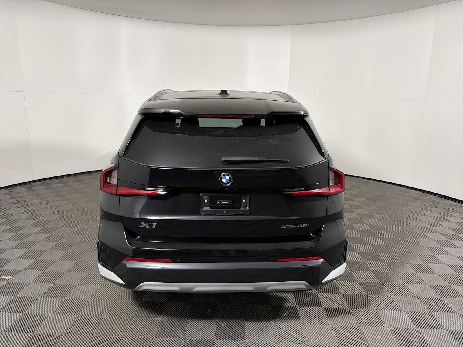 New 2026 BMW X1 xDrive28i w/ Technology Package image 2