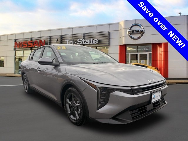 Used 2025 Kia K4 LXS image 1