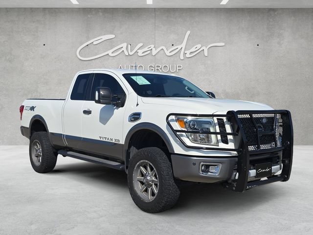 Used 2017 Nissan Titan PRO-4X w/ Pro-4x Convenience Package AWD/4WD image 2