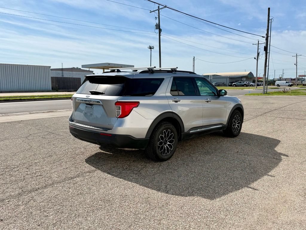 Used 2021 Ford Explorer XLT AWD/4WD image 4