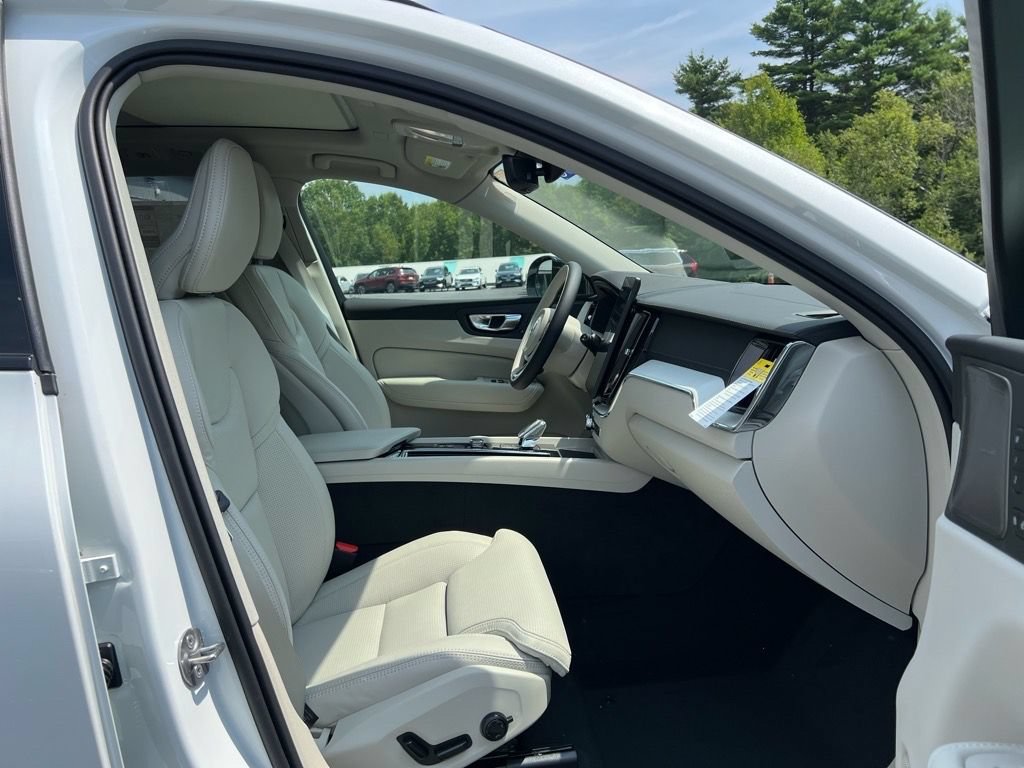 Certified 2026 Volvo XC60 T8 Ultra w/ Protection Package Premier AWD/4WD image 28