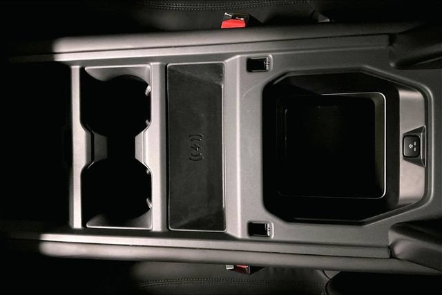 Certified 2025 Land Rover Defender 130 X-Dynamic SE AWD/4WD image 11