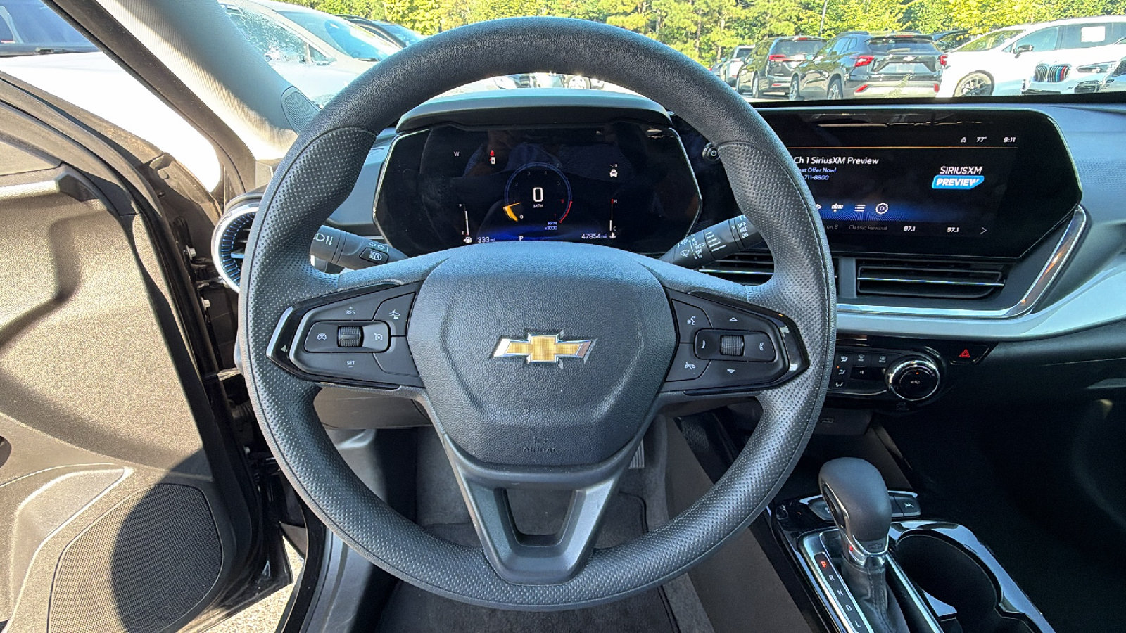 Used 2025 Chevrolet Trax LT FWD image 25