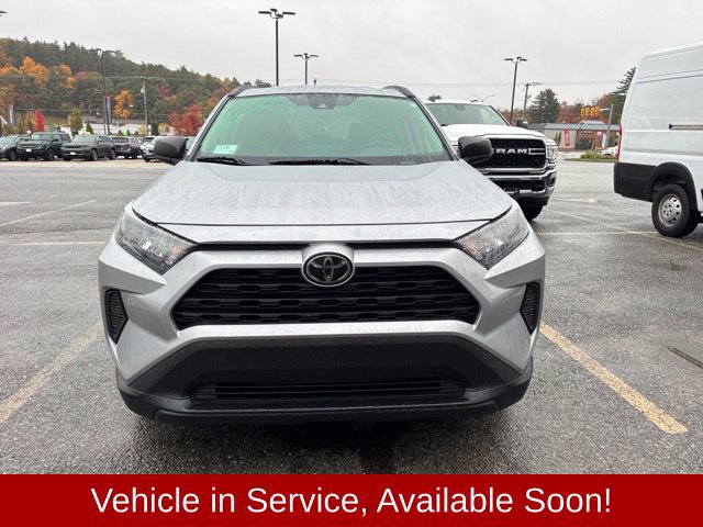 Used 2021 Toyota RAV4 LE AWD/4WD image 2