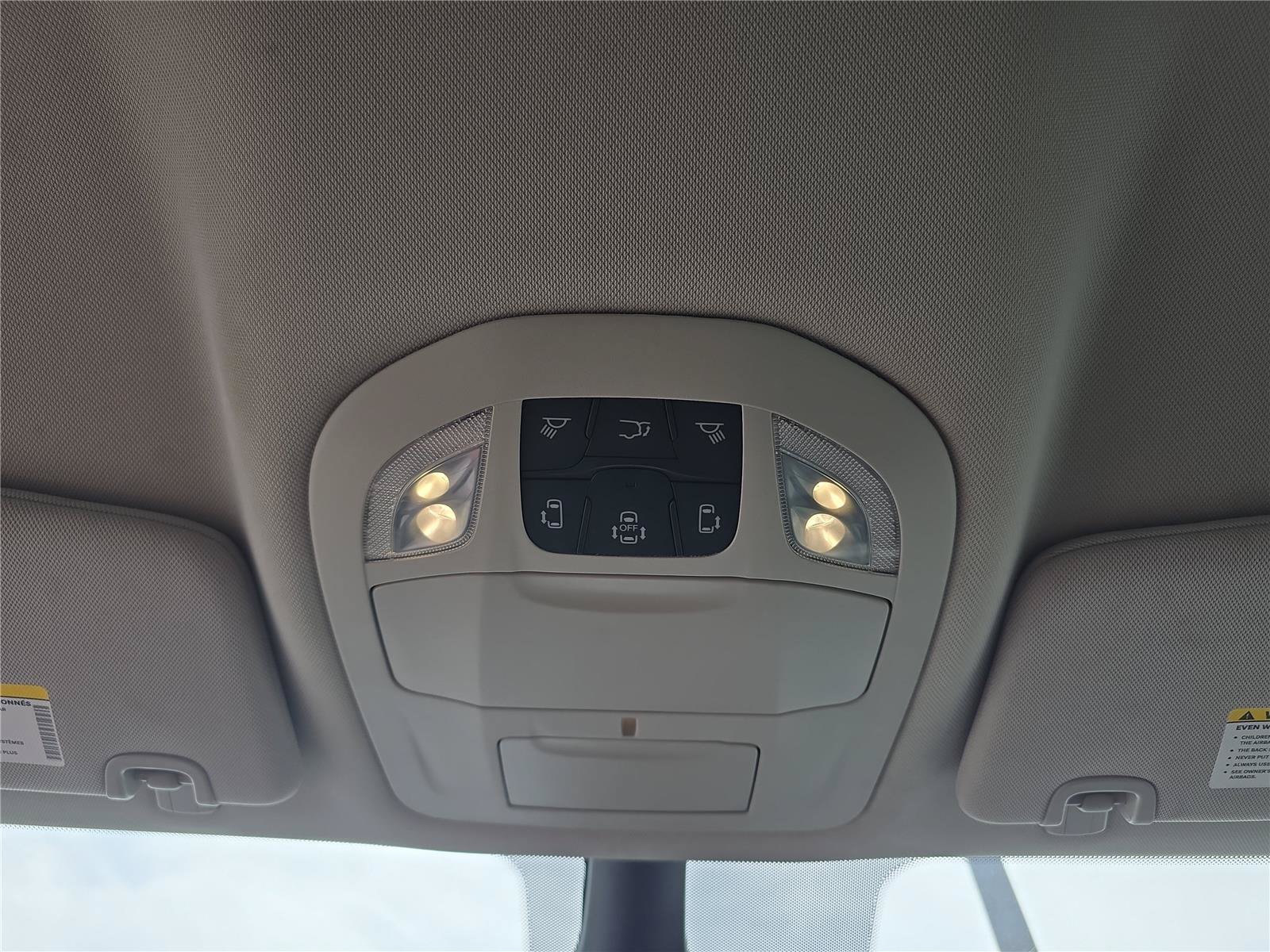 Used 2024 Chrysler Pacifica Touring-L FWD image 23