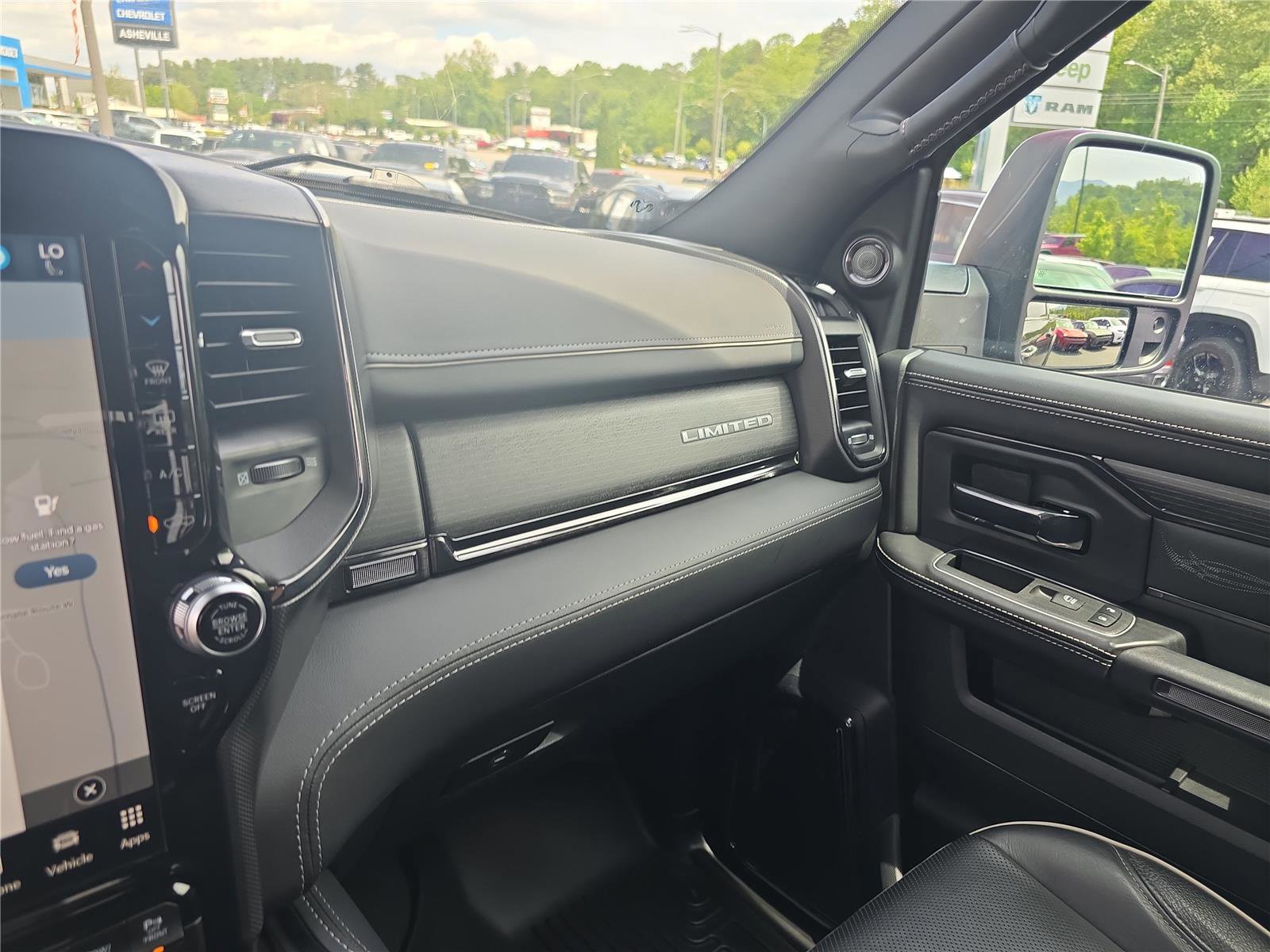 Used 2024 RAM 3500 Limited AWD/4WD image 23