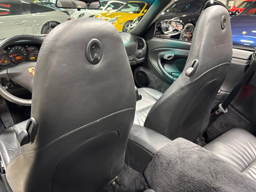 Used 2004 Porsche 911 Carrera 4S AWD/4WD image 31