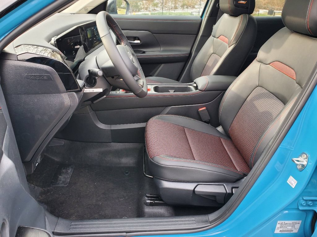 New 2026 Nissan Kicks SR w/ SR Premium Package FWD image 17