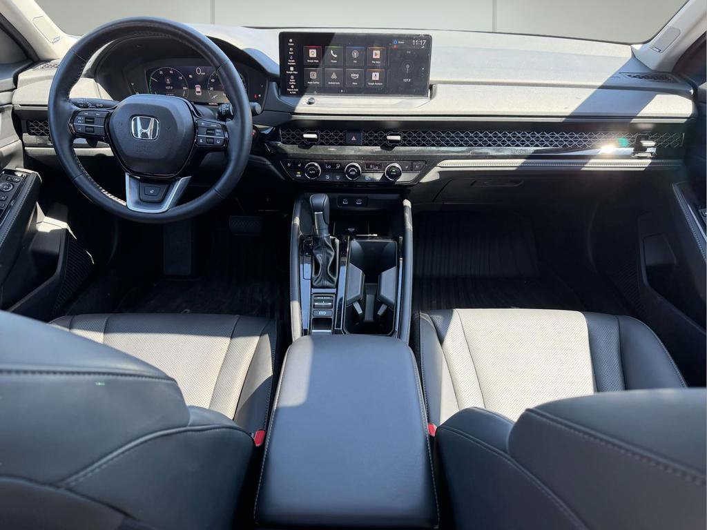 Used 2025 Honda Accord Touring image 2