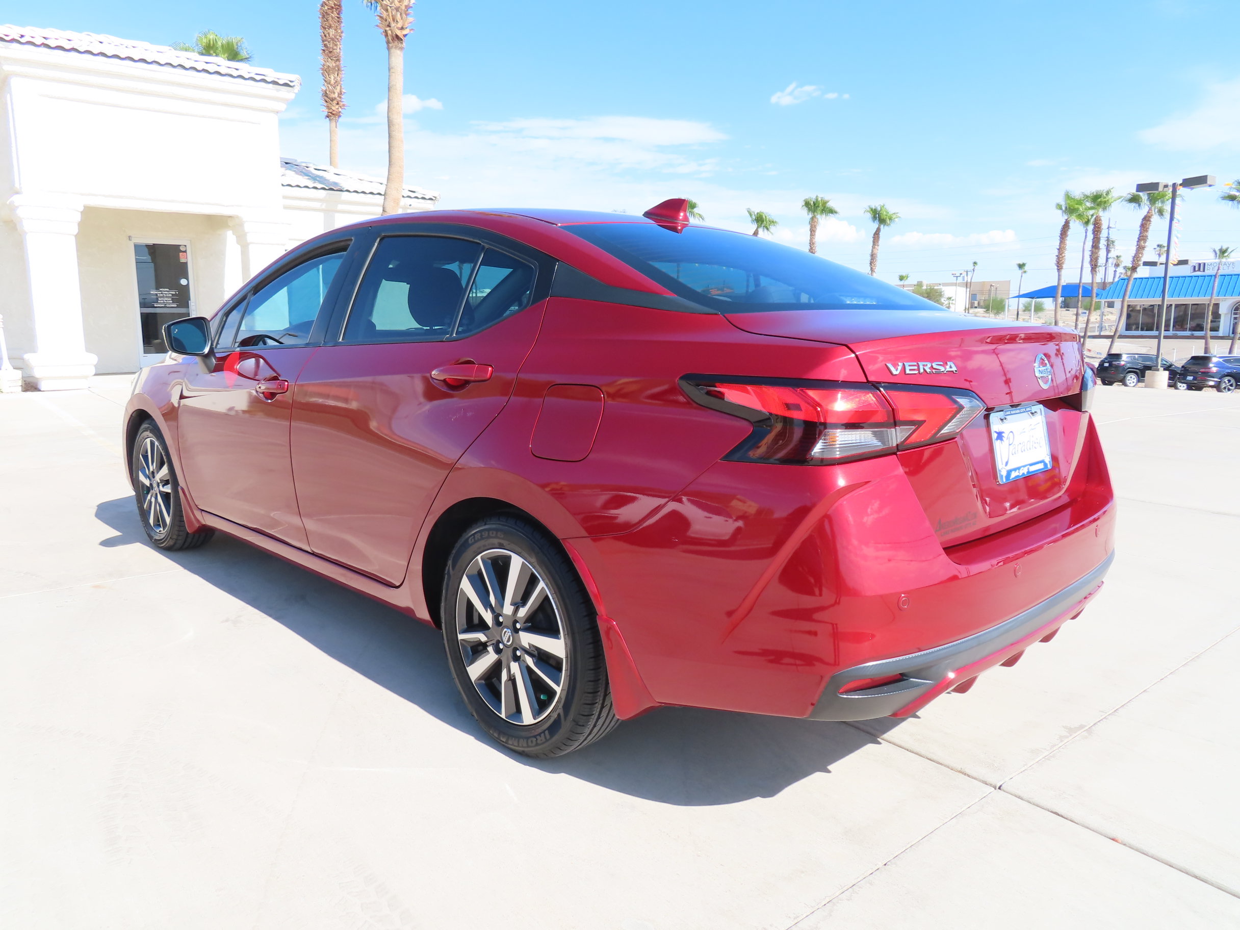 Used 2020 Nissan Versa SV FWD image 7