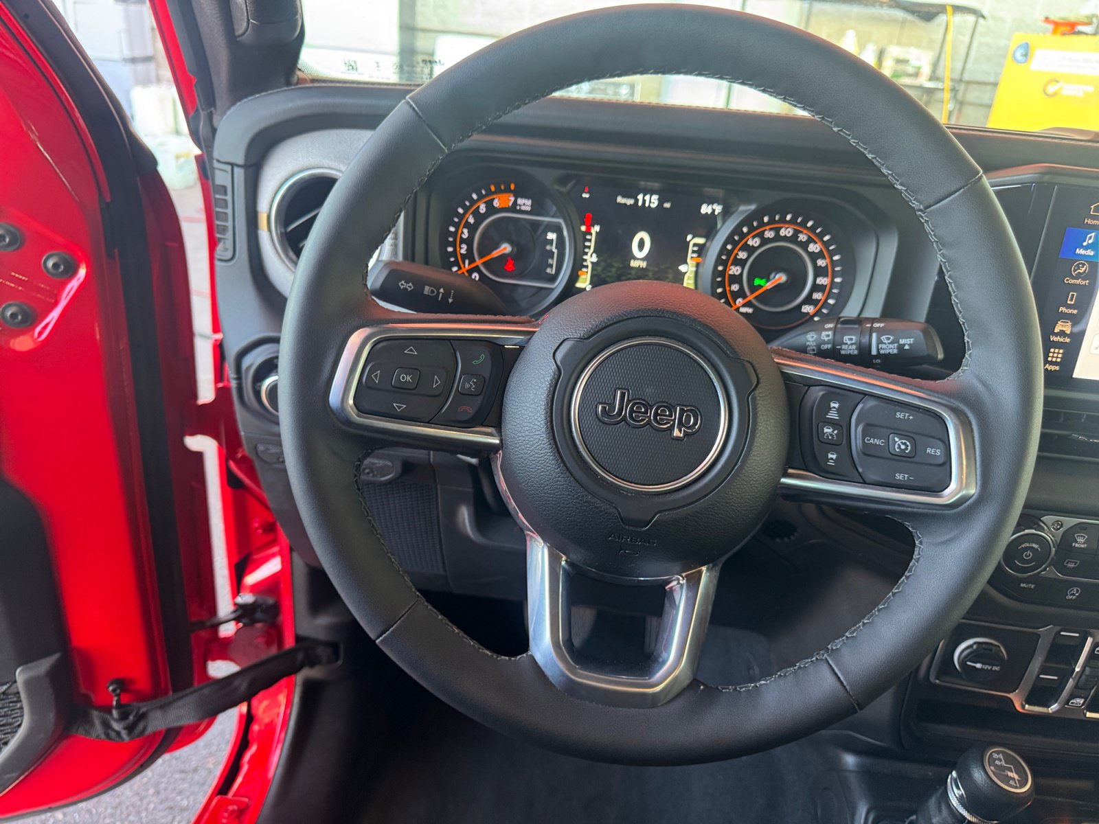 Used 2026 Jeep Wrangler Unlimited Sahara AWD/4WD image 15
