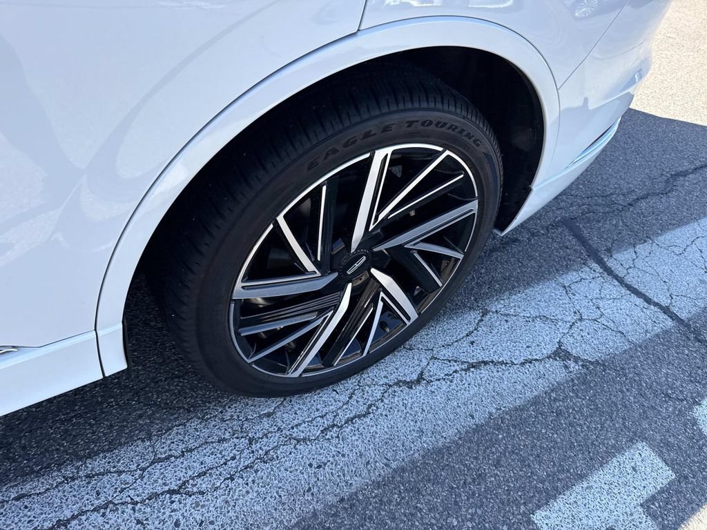Used 2025 Lincoln Aviator Black Label AWD/4WD image 13