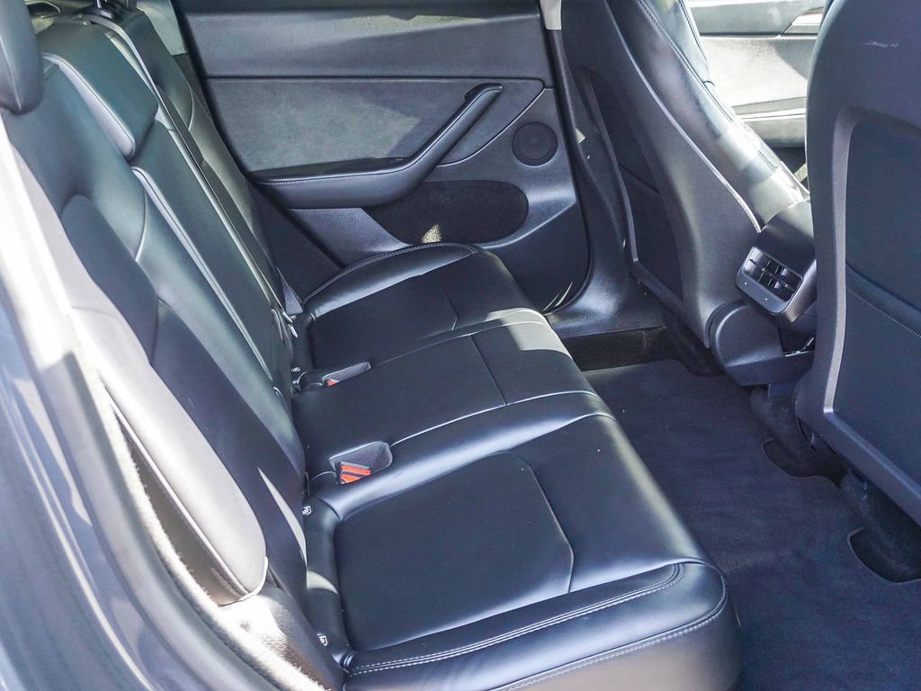 Used 2023 Tesla Model Y Performance AWD/4WD image 14