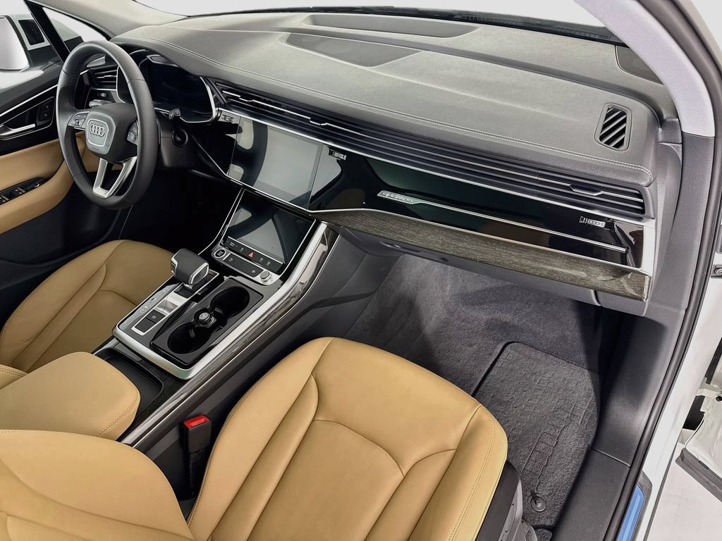 Used 2023 Audi Q7 3.0T Premium AWD/4WD image 18
