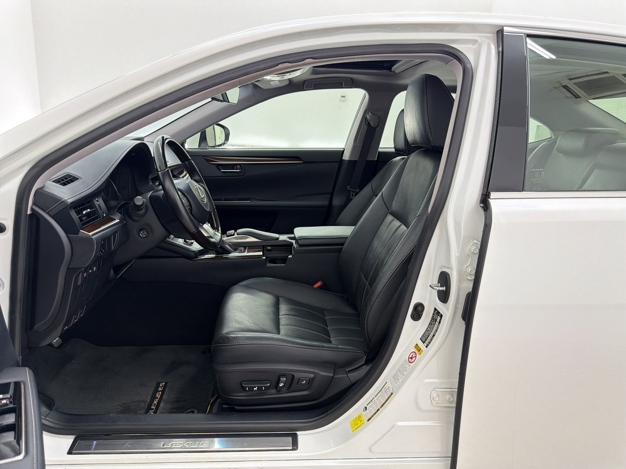 Used 2017 Lexus ES 350 FWD image 5