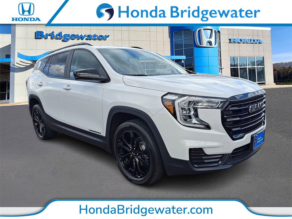 Used 2022 GMC Terrain SLE w/ Driver Convenience Package